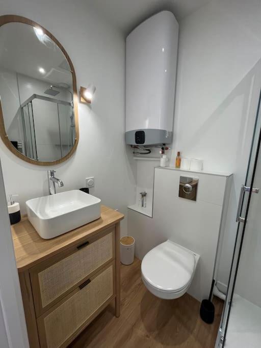 Studio Au Coeur De Caen-Renove Apartment Ngoại thất bức ảnh