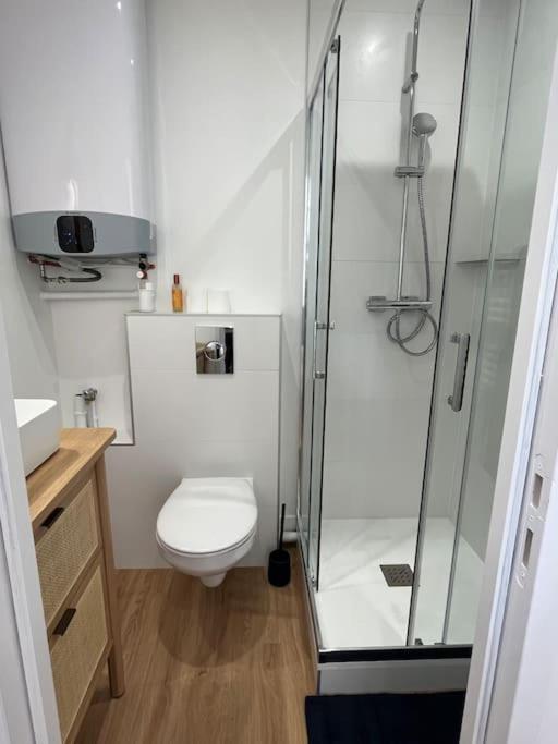 Studio Au Coeur De Caen-Renove Apartment Ngoại thất bức ảnh